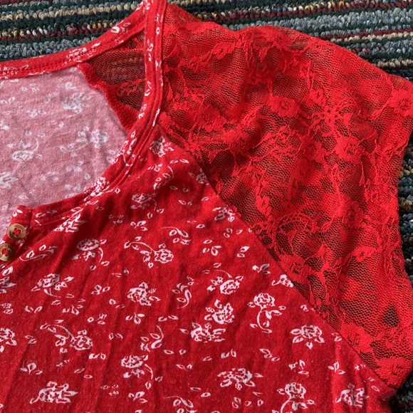 VENUS size medium M red top lace stretchy - Picture 7 of 9